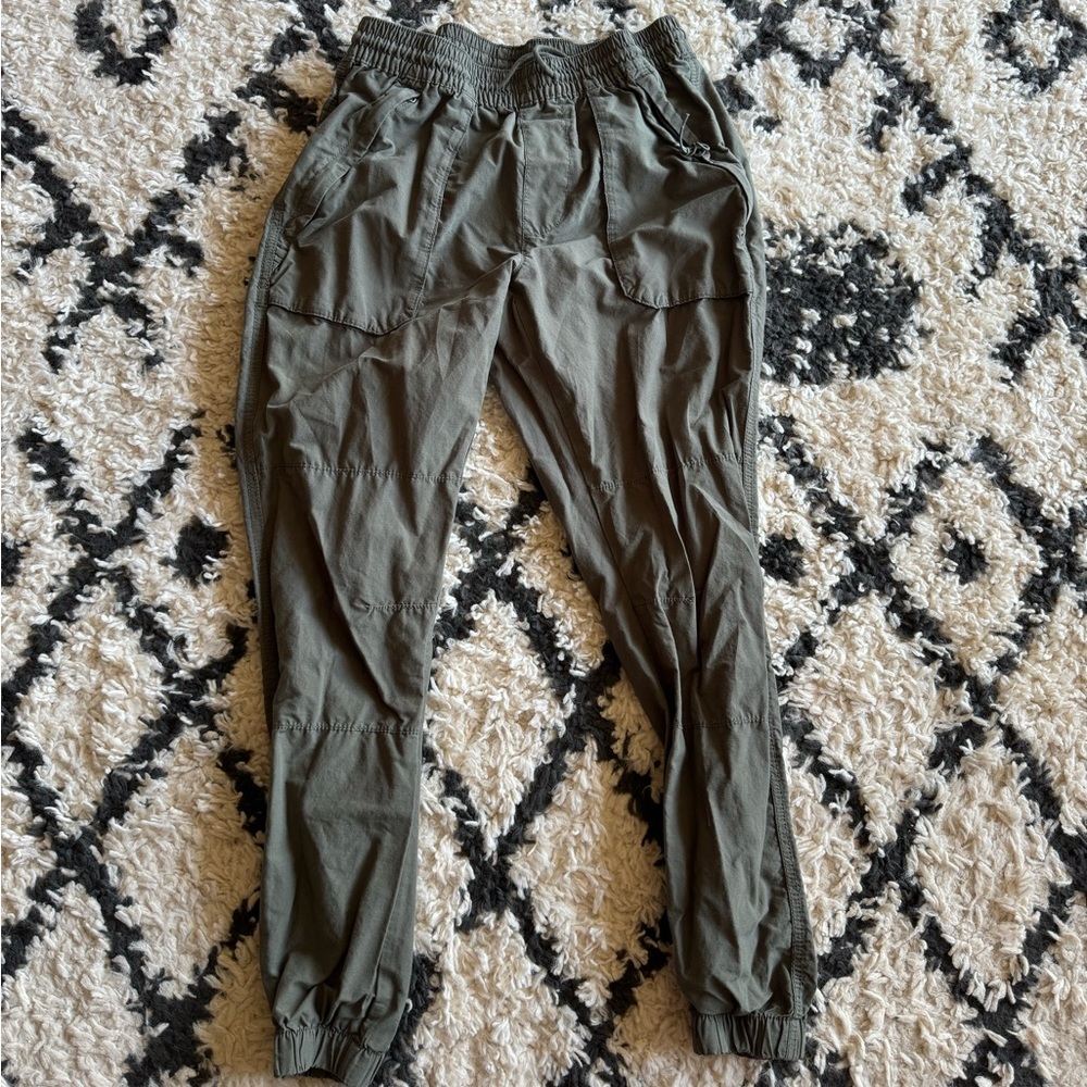 Men’s jogger pants